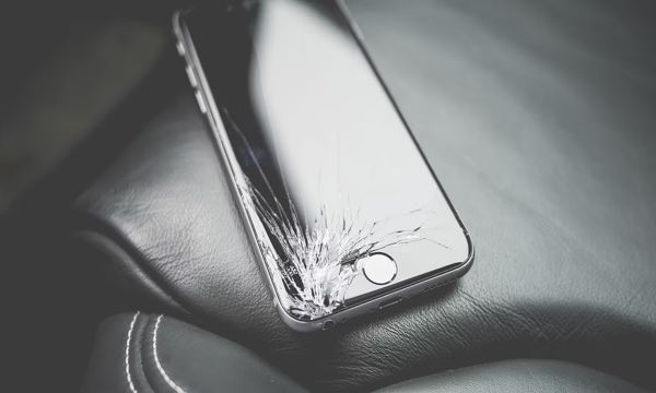 How to Replace a Broken Cell Phone Screen Display